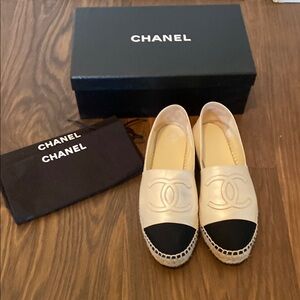 Chanel Women's Cream and Black Espadrilles